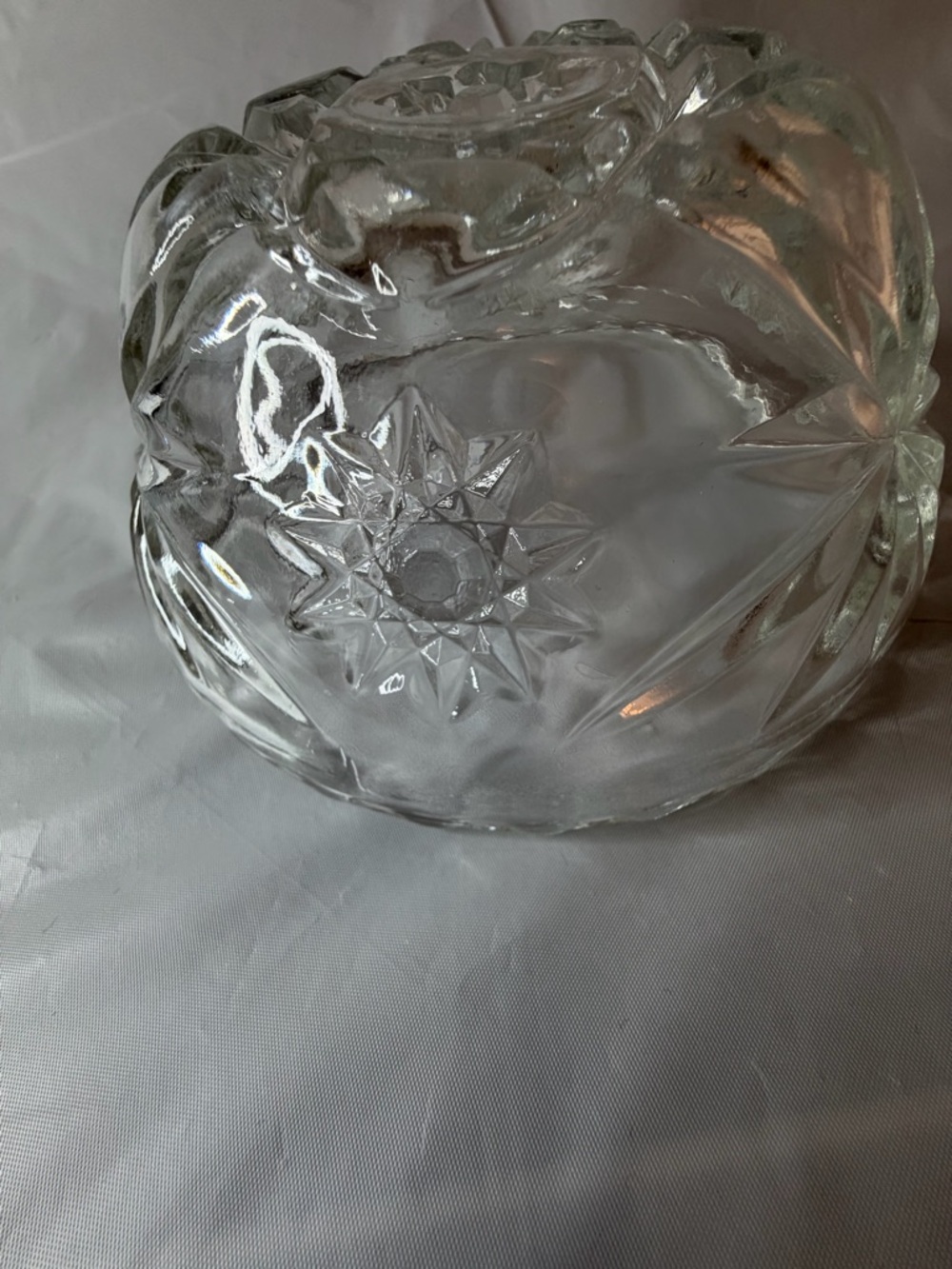 Vintage Anchor Hocking glass serving bowl - 5” - Picture 4 of 6